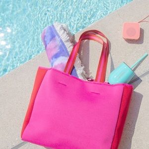Neoprene Beach Tote in Pink/Red